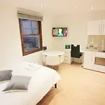 Cambridge City Rooms By Payman Club